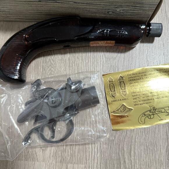 Vintage Avon Philadelphia Derringer Decanter Light Musk Aftershave - Picture 11 of 12